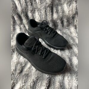 Nike Tanjun (Blk/ Blk) Size 7 Y